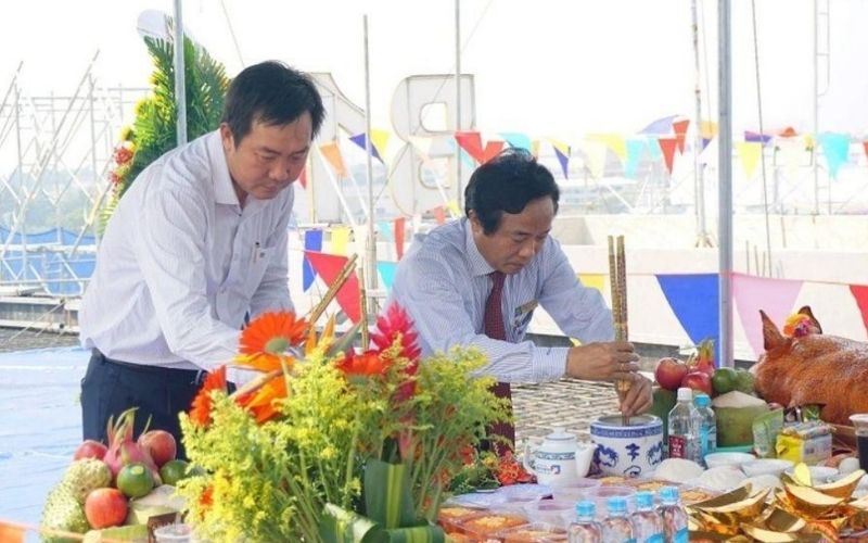 Tham khảo chuyên gia phong thủy để chọn ngày đổ mái đẹp cho gia chủ Kỷ Mão